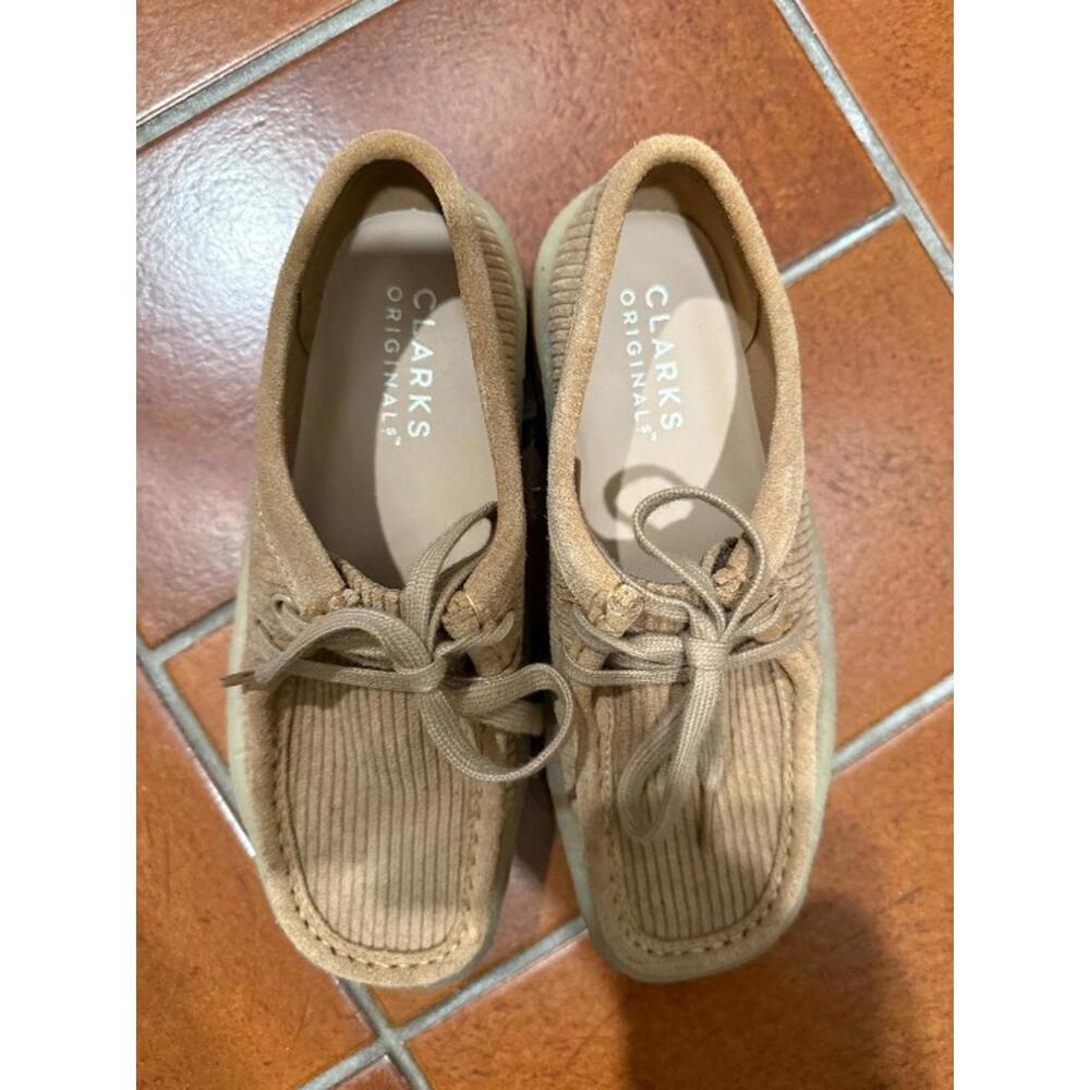 CLARKS Wallabee Cup Derby Tan Chunky Corduroy Crepe Sole Shoe Size 6.5 - Picture 2 of 4